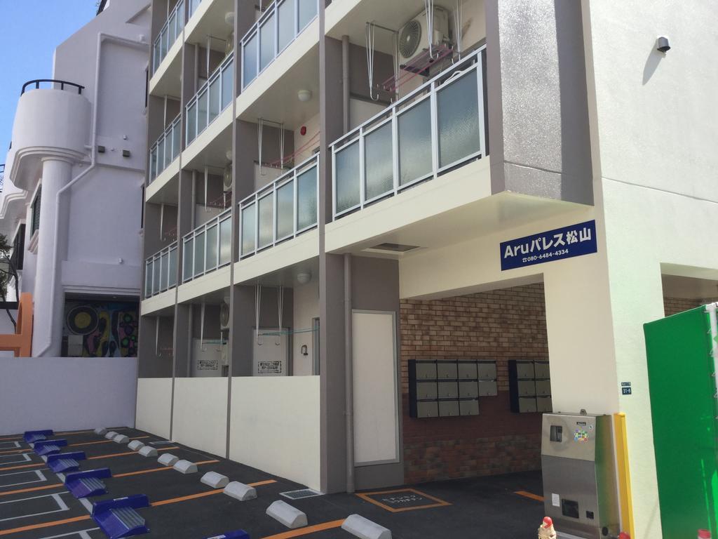 Mr.Kinjo In Kume Aparthotel Naha Exterior foto